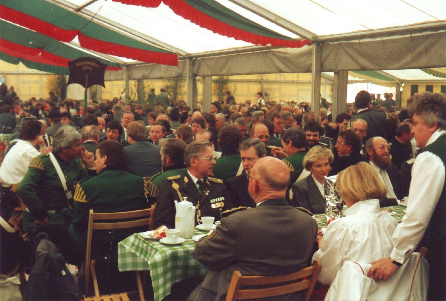 1989_links_wilh_ohlendieck_dieter_clausen_und_frau.jpg